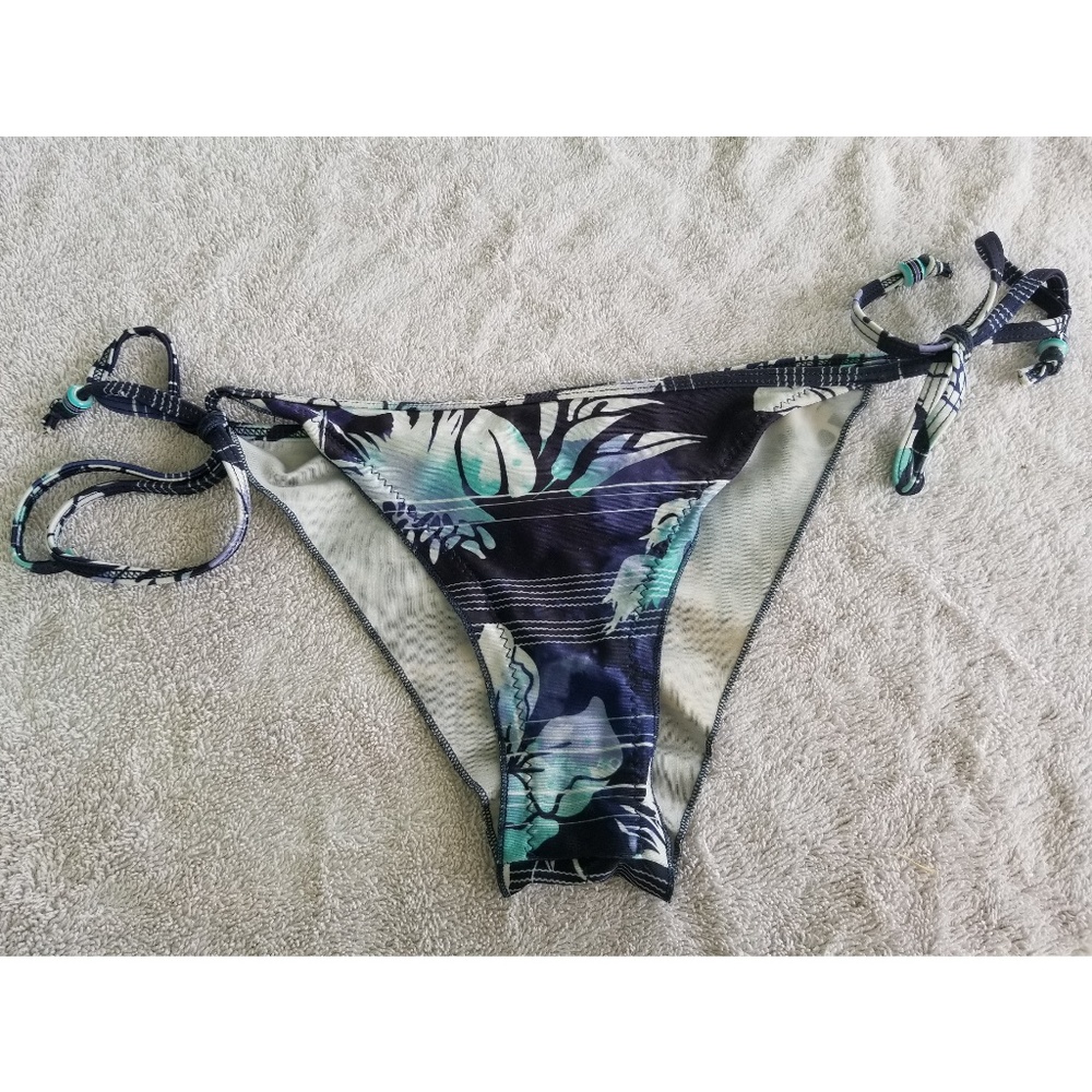 Bikini bottoms